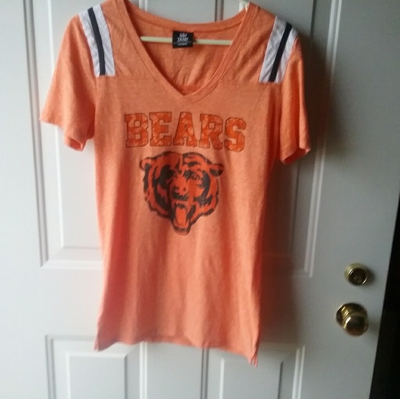 Chicago Bears Graphic V Neck T-Shirt - Picture 2 of 5